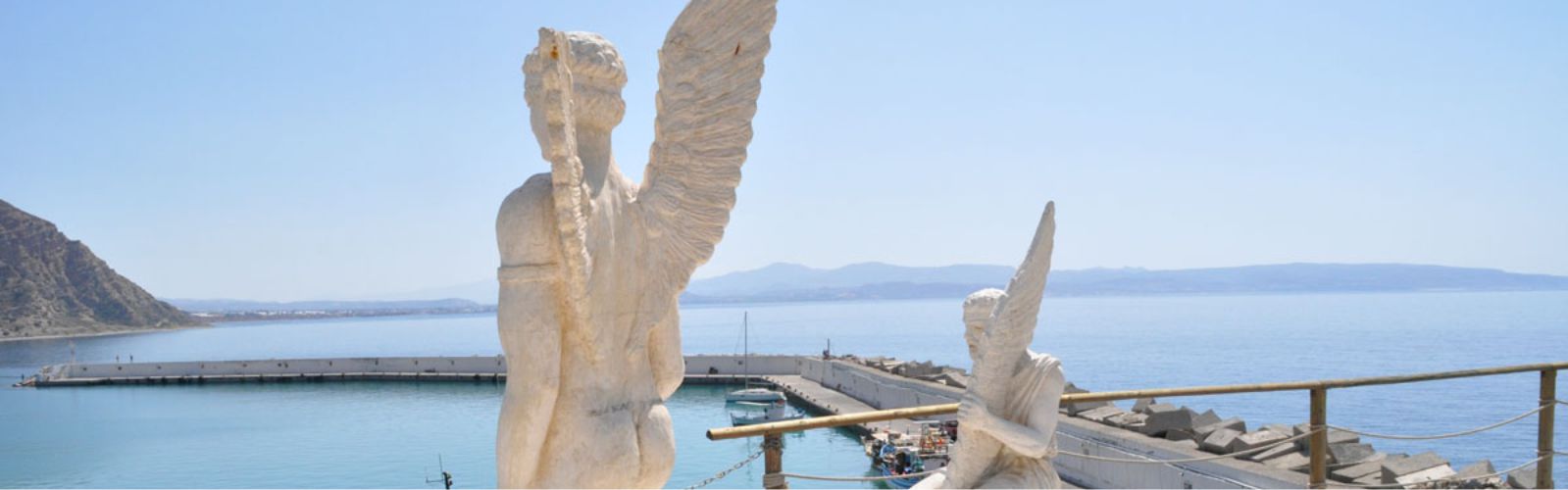 Panorama van de bekende legendes Daedalus & Icarus